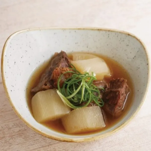 Sopa de ternera con nabo