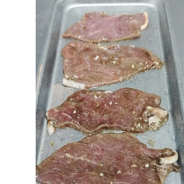 LOMO TERNERA CON PIMIENTO NEGRO